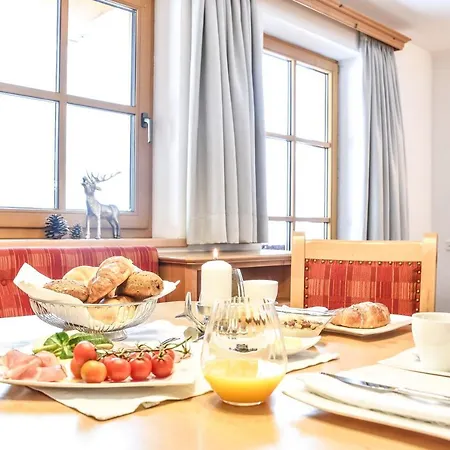 Bernhard * هولزاغو