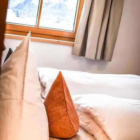 Bernhard هولزاغو