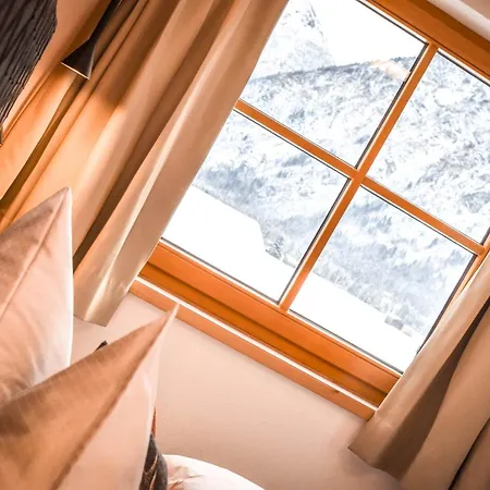 Bernhard * هولزاغو