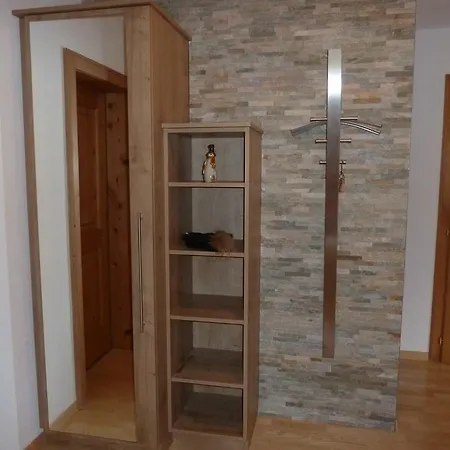 Bernhard هولزاغو